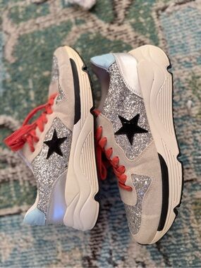 Women's Glitter Suede Star Accent Sneakers - Silver & Orange Laces
